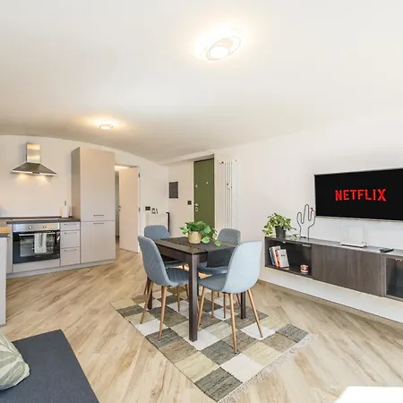 - Mountain View & Parking Apartment *