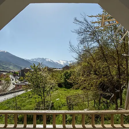- Mountain View & Parking شقة