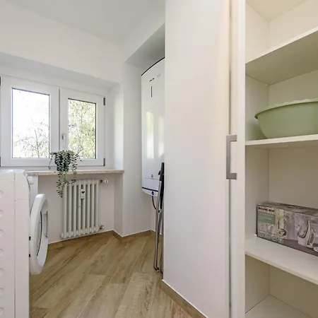 - Mountain View & Parking Apartment *
