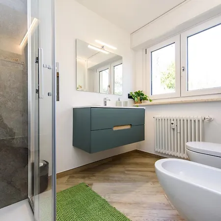 - Mountain View & Parking Apartment Aosta