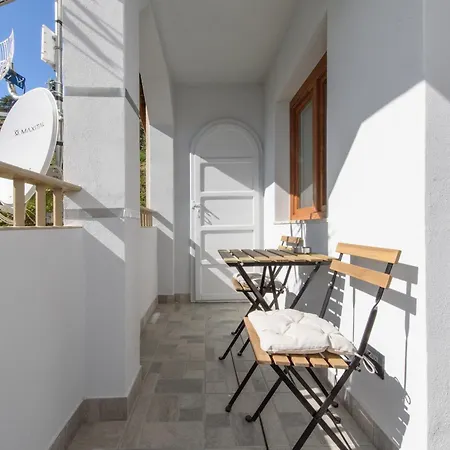 - Mountain View & Parking Apartment Aosta